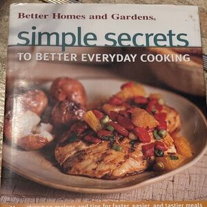 Better Homes And Gardens Simple Secrets Cookbook – White, Tan, Green Accents